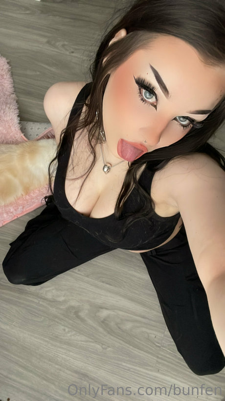 Zookdook Bunfen Feniiu OnlyFansリークヌード写真