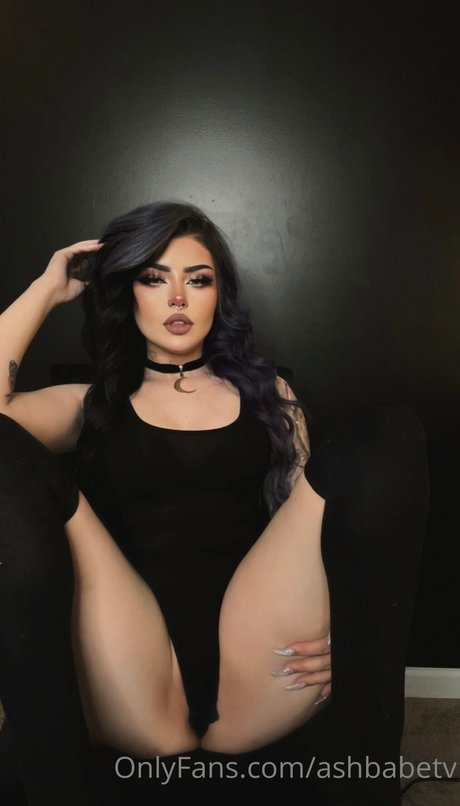 Naakte gelekte OnlyFans-foto van Ashley Banks