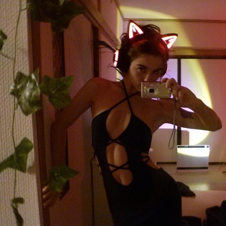 Maryana Ro OnlyFansリークヌード写真