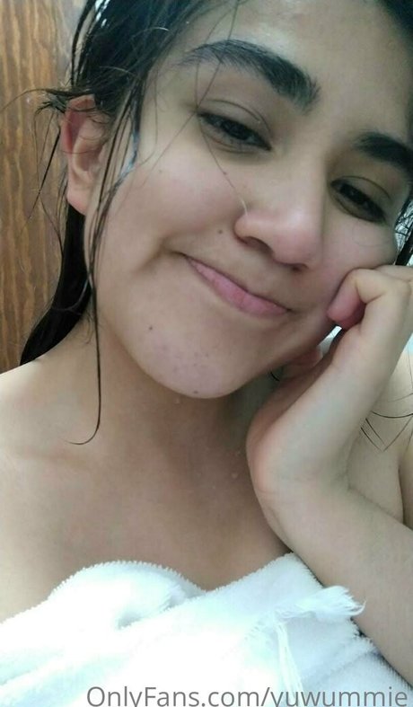 Yuwummie naked leaks OnlyFans pic