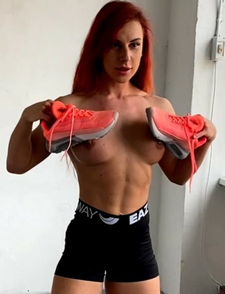 Alasti lekkinud OnlyFans-i pilt Julia Joska