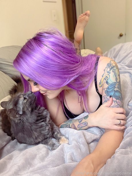 Naakte gelekte OnlyFans-foto van Courtney Dawne