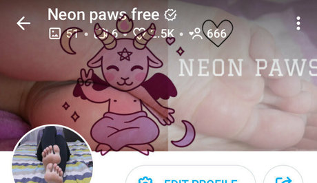 Naken lekkede OnlyFans-bilde av Neonpaws