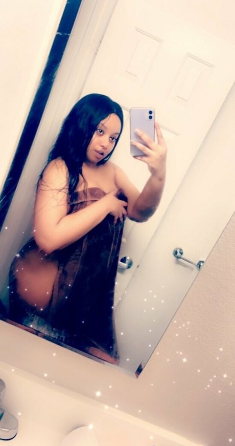 Naken lekkede OnlyFans-bilde av Giabentley