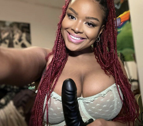 Alasti lekkinud OnlyFans-i pilt Hell0kittyevie