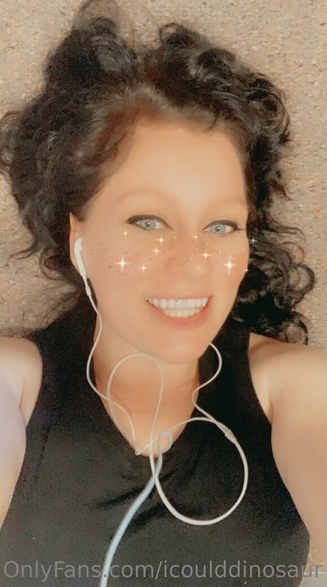 Foto desnuda filtrada de OnlyFans de Icoulddinosaur