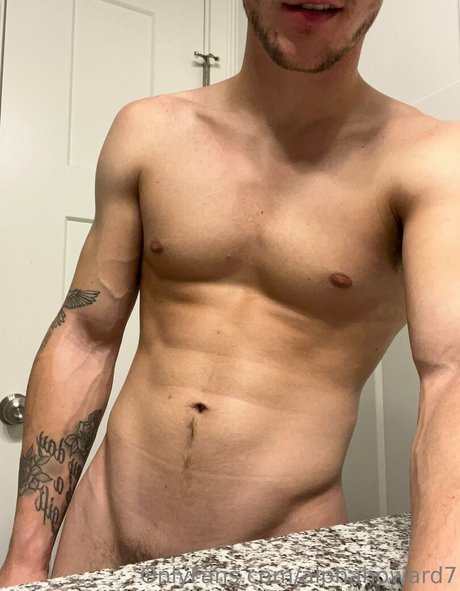 Naken lekkede OnlyFans-bilde av Alphahoward7