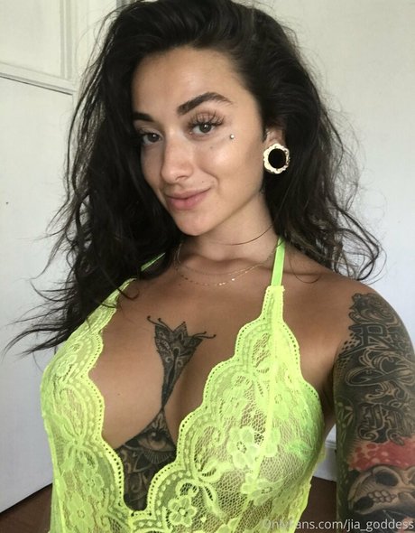 Alasti lekkinud OnlyFans-i pilt Jiagoddess