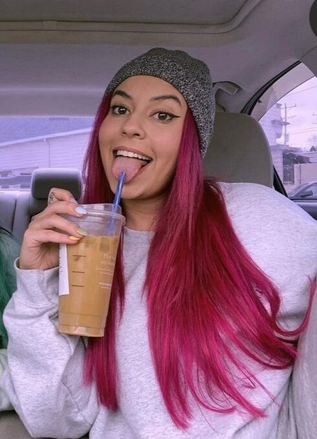 Naakte gelekte OnlyFans-foto van Larissa Cambusano