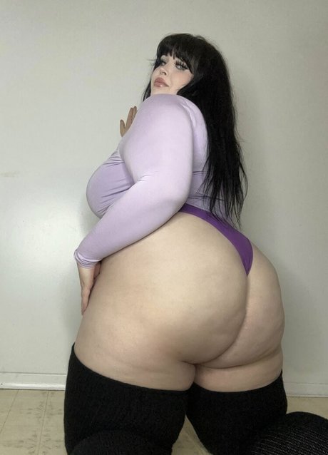 Photo nue de fuite OnlyFans de Nihilism Angel