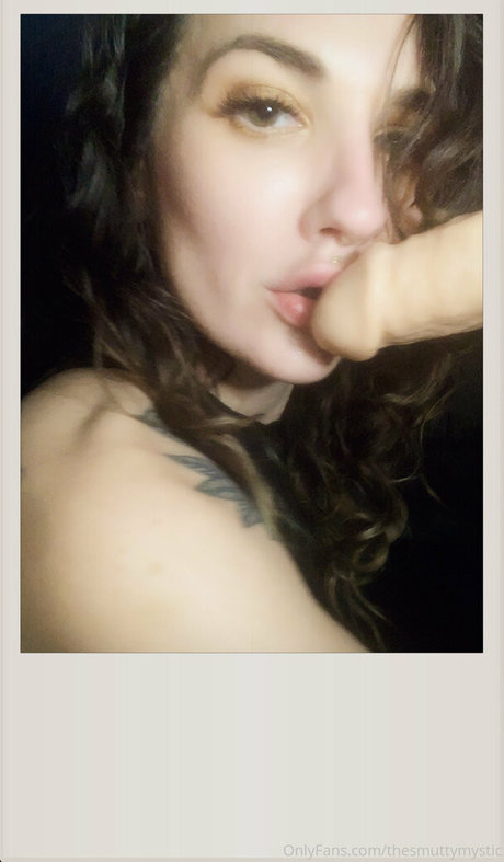 Обнаженная фотография утечки OnlyFans от Thesmuttymystic
