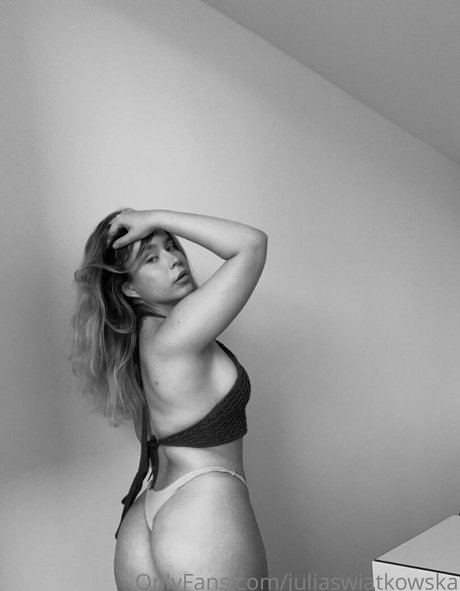 Nahá fotka uniklých OnlyFans od Juliaswiatkowska