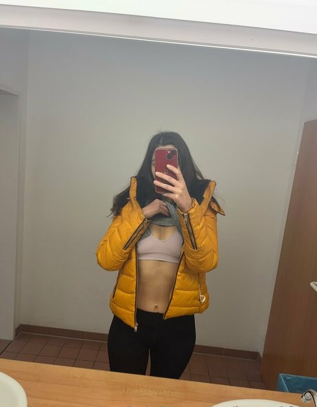 Обнаженная фотография утечки OnlyFans от Luana1994