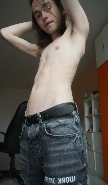 Naakte gelekte OnlyFans-foto van Dilanfree