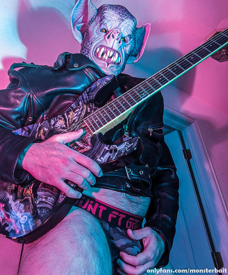 Naakte gelekte OnlyFans-foto van Monsterbait