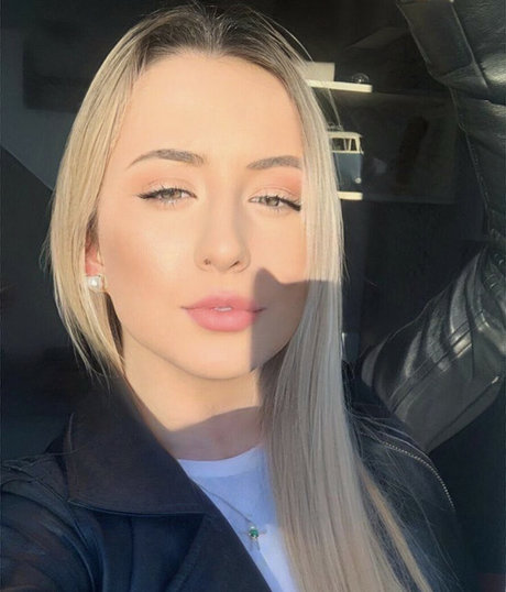 Naakte gelekte OnlyFans-foto van Barbielari