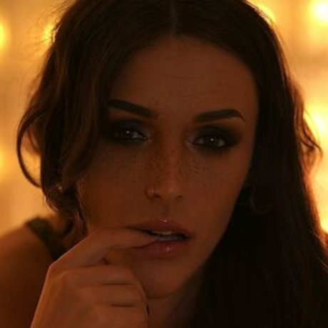 Foto di nudo di fuga di OnlyFans di Ruby Fiera