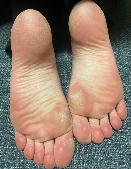 Naken läckt OnlyFans-bild av Sweetfeetofstacey