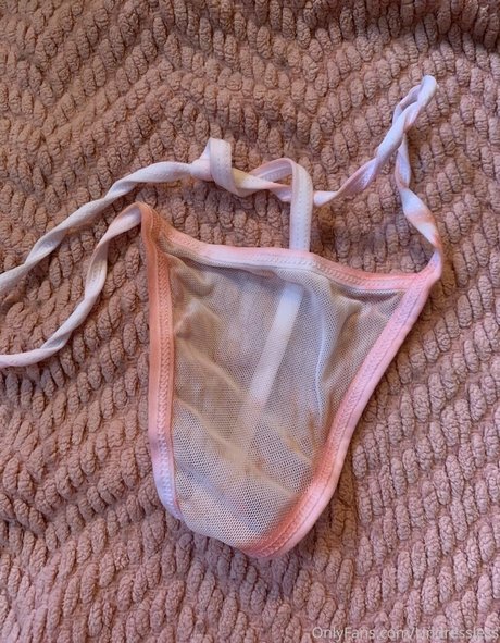 Naken lekkede OnlyFans-bilde av Undressjess