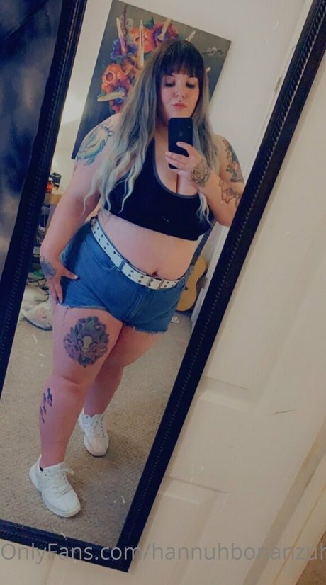 Обнаженная фотография утечки OnlyFans от Hannuhbonanzuh