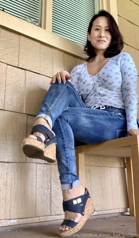 Naken läckt OnlyFans-bild av Kimkissesfootgoddess