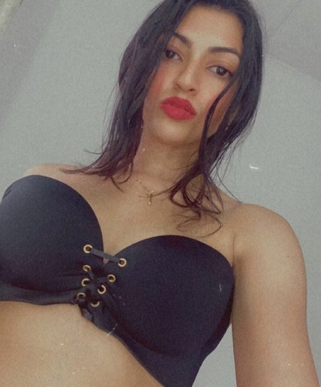 Naakte gelekte OnlyFans-foto van Yenara Sanuki