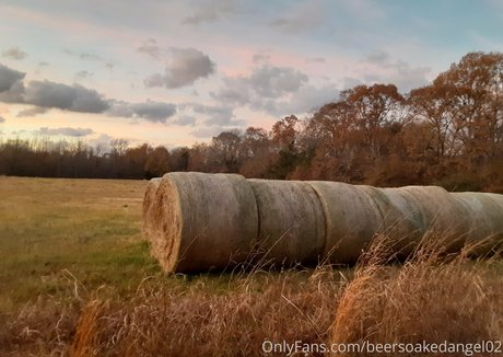 Naken lekkede OnlyFans-bilde av Beersoakedangel02