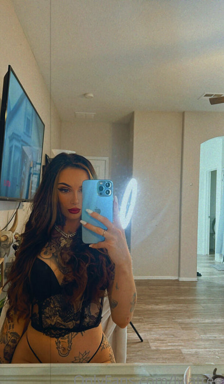 Naakte gelekte OnlyFans-foto van Lylafree