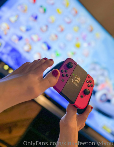 OnlyFans-model Kinkyfeetonly4you