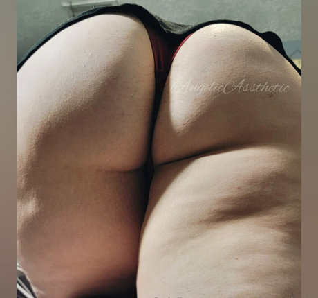 Nahá fotka uniklých OnlyFans od Angelicassthetic
