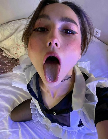 Nahá fotka uniklých OnlyFans od Emilia Smile