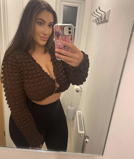 Foto di nudo di fuga di OnlyFans di Kirstie V