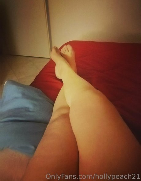 Naakte gelekte OnlyFans-foto van Hollypeach21