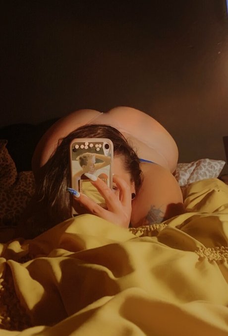 Nahá fotka uniklých OnlyFans od Shjames