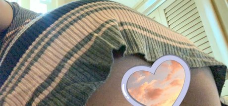 Naken läckt OnlyFans-bild av Filthyfillyfree