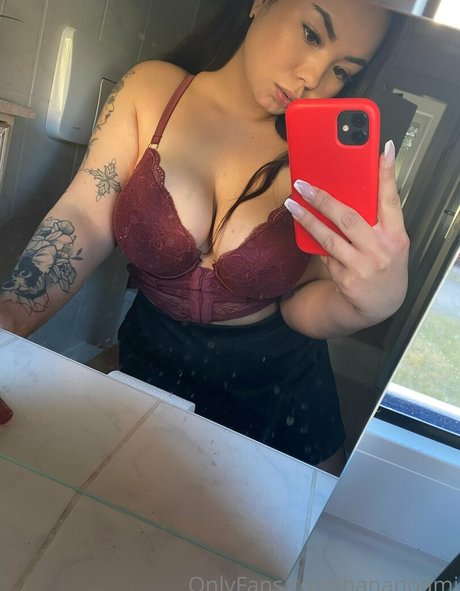 Nacktes geleaktes OnlyFans-Foto von Halfie Hana Noami