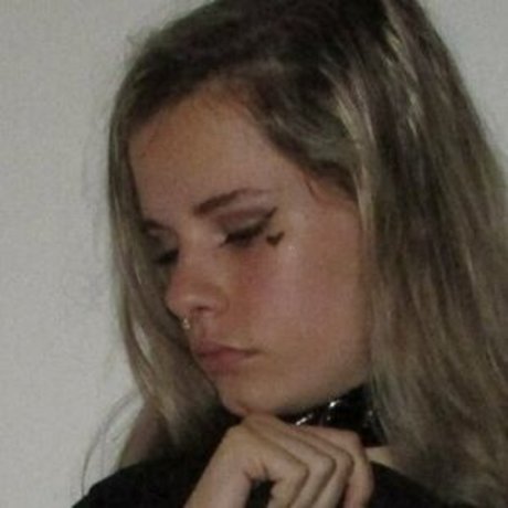 Naken lekkede OnlyFans-bilde av Sunflowernympho