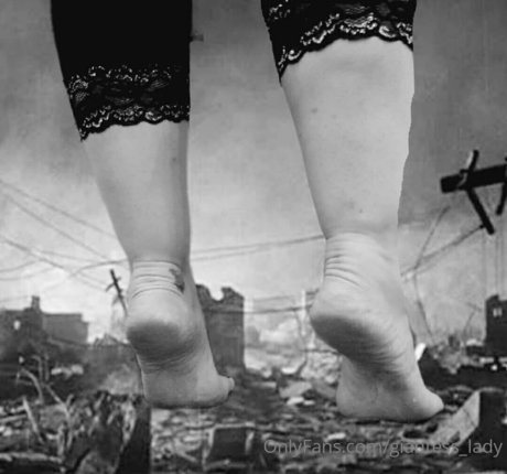 Foto di nudo di fuga di OnlyFans di Giantesslady