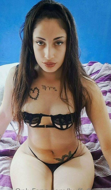 Naken lekkede OnlyFans-bilde av Buffyflower