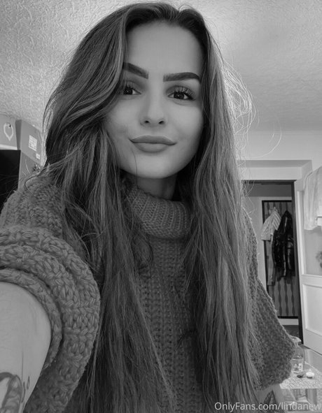 Обнаженная фотография утечки OnlyFans от Lindanew