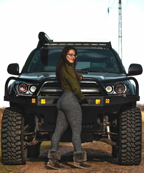 Naken lekkede OnlyFans-bilde av Yotalex Ig