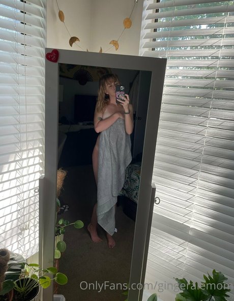 Foto di nudo di fuga di OnlyFans di Gingeralemom