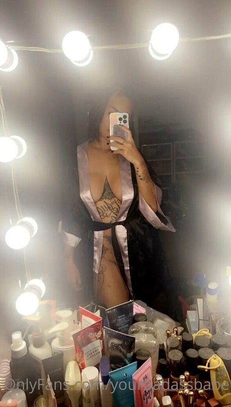 Nacktes geleaktes OnlyFans-Foto von Yourbadassbabe