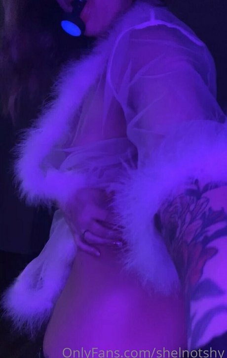 Naken lekkede OnlyFans-bilde av Shelnotshy