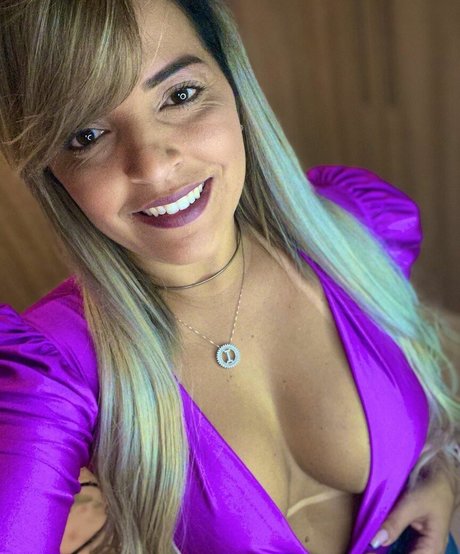 Alasti lekkinud OnlyFans-i pilt Izabelapaiva