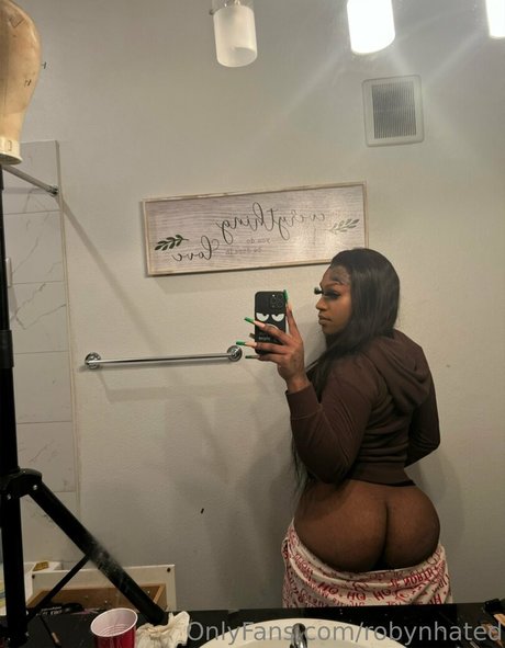 Foto di nudo di fuga di OnlyFans di Robynhated