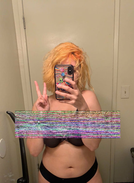 Naken läckt OnlyFans-bild av Rottenronin