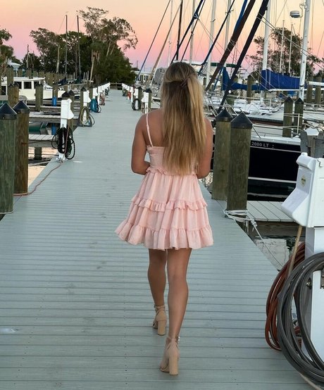 Naken lekkede OnlyFans-bilde av Isabella Ducharme