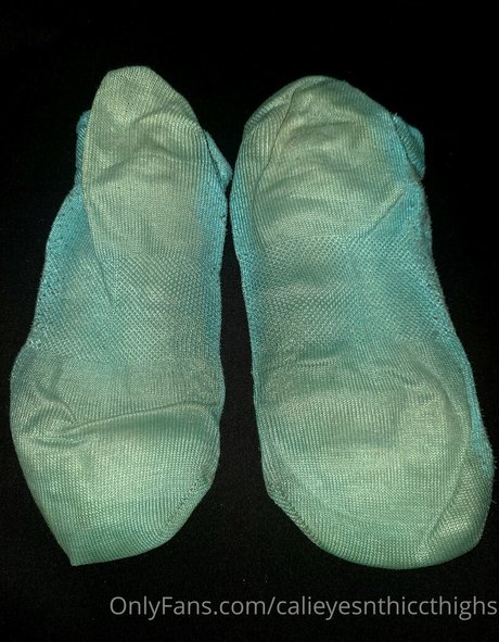 Naken lekkede OnlyFans-bilde av Calieyesnthiccthighs