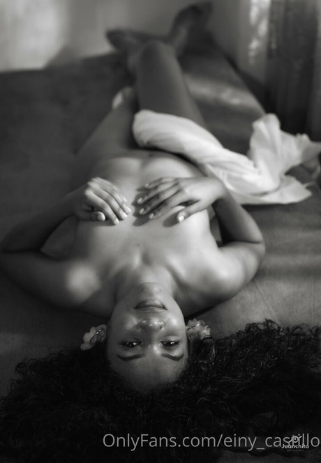 Foto di nudo di fuga di OnlyFans di Einycastillo